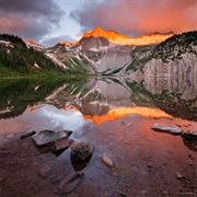 Catch Sunrise at Snowmass Lake