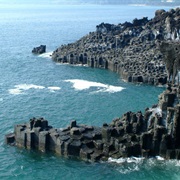Daepo Jusangjeolli Cliff