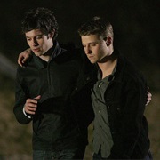 Ryan Atwood & Seth Cohen (The O.C.)