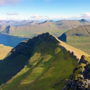 Faroe Islands - Slættaratindur - 882M