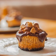 Reese&#39;s Peanut Butter Mini Cheesecakes