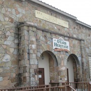 Leslie, AR - Ozark Heritage Art Museum