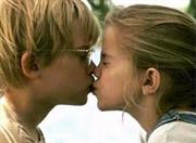 Anna Chlumsky and Macauley Culkin - My Girl