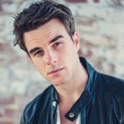Nathaniel Buzolic