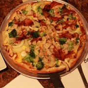 Deluca's Restaurant and Pizzeria, Lansing