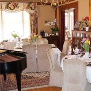 Silver Fountain Inn and Tea Parlor