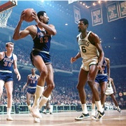 Chamberlain vs. Russell - Basketball