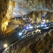 Paradise Cave, Vietnam