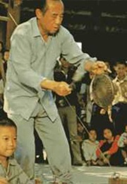 He Never Gives Up (1979)