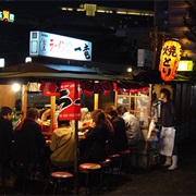 Eat at a Yatai in Fukuoka
