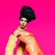 Yvie Oddly