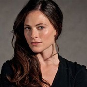 Lara Pulver