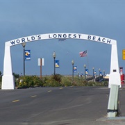 World&#39;s Longest Beach Arch (Long Beach, Washington)