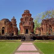 Prasat Sikhoraphum