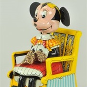 Knitting Minnie