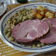 Luxembourg: Judd Mat Gaardebounen (Pork & Beans)