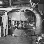 Physicists Split the Atom (1932)