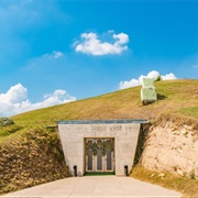 Thracian Tombs