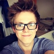 Caspar Lee