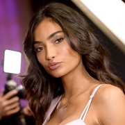 Kelly Gale