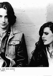 Keanu Reeves and Ione Skye in River's Edge (1986)