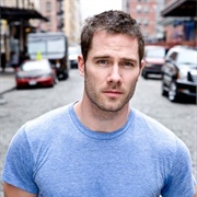 Luke MacFarlane