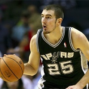 Nando De Colo