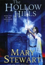 The Hollow Hills (Stewart, Mary)
