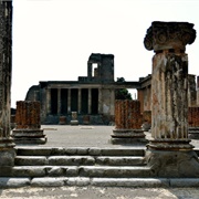 Visit Pompeii