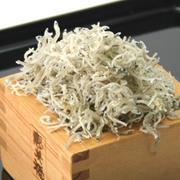 Chirimen-Jako (ちりめんじゃこ、縮緬雑魚)