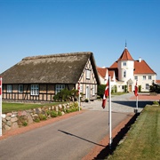 Gammel Avernæs Palace