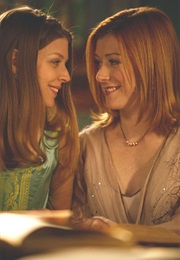 Alyson Hannigan & Amber Benson in Buffy the Vampire Slayer (1997)