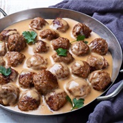 Sweden: Kottbullar Med Graddsas