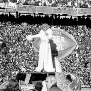 Super Bowl IV - Carol Channing