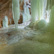 Eben Ice Caves, USA