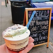 Medzo Gelato Bar & Travel Cafe, Burien
