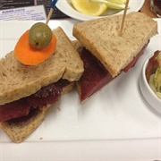 Kosher Hard Salami Sandwich