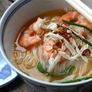 Kai See Hor Fun (Noodle Soup With Shredded Chicken)