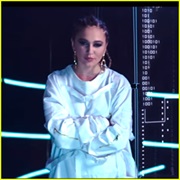 Sit Still, Look Pretty