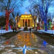 Stroll by the Yavapai Courthouse at Christmas