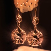 The Earrings - The Hot Chick