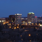 Colorado Springs 476,000