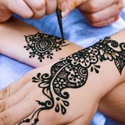 Get a Henna Tatoo