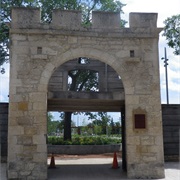 Fort Garry Gate