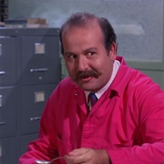 Colonel Gumm (Roger C. Carmel)