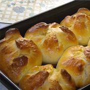 Poale-N Brau (Traditional Moldavian Pie)