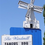 The Windmill (Wenatchee, Washington)