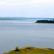 Costeşti-Stânca Lake