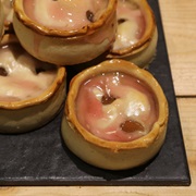 Rubbarb Pies (Scotch Pie Style )