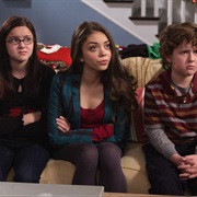 Haley, Alex &amp; Luke Modern Family